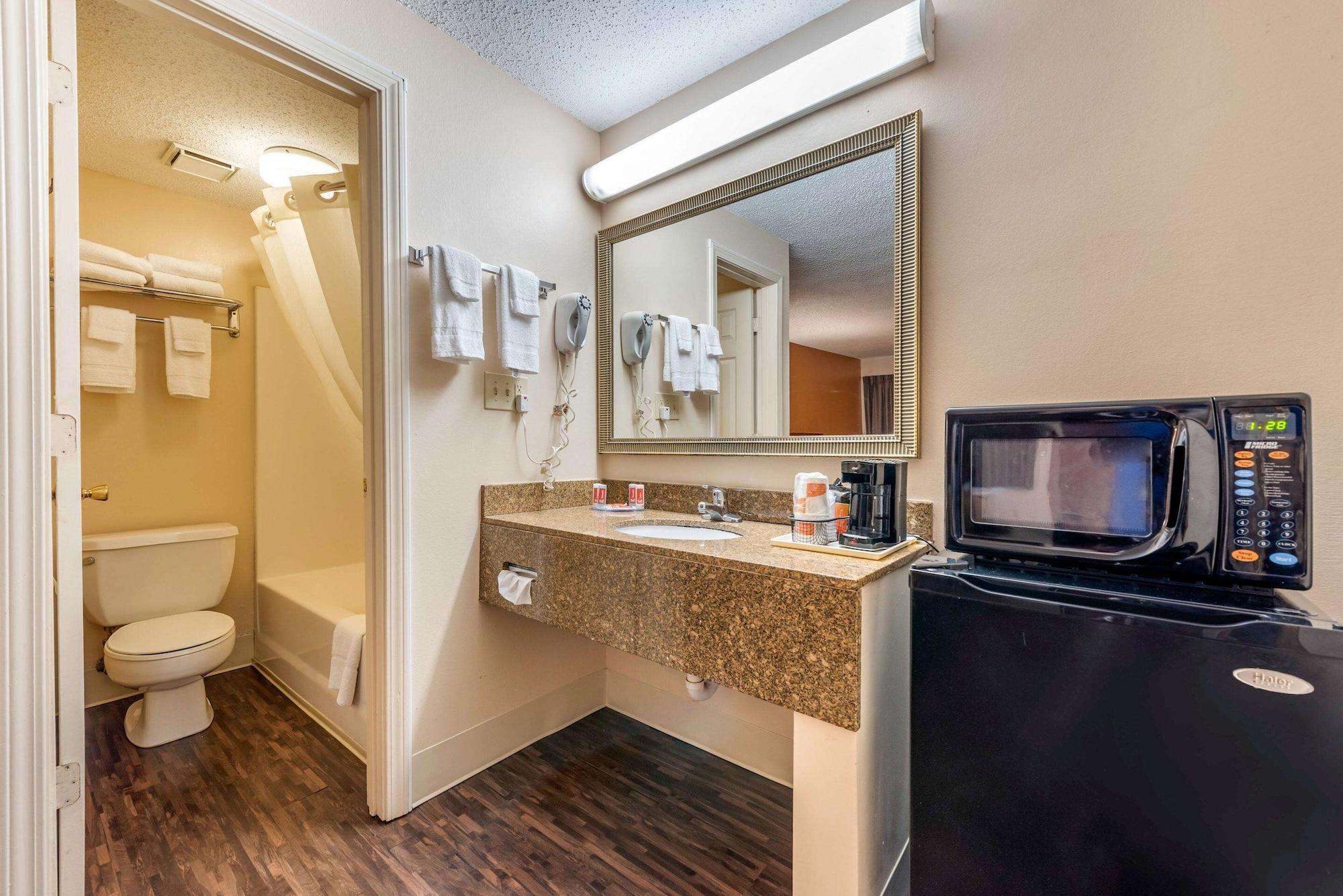 Econo Lodge Downtown Луисвилл Экстерьер фото