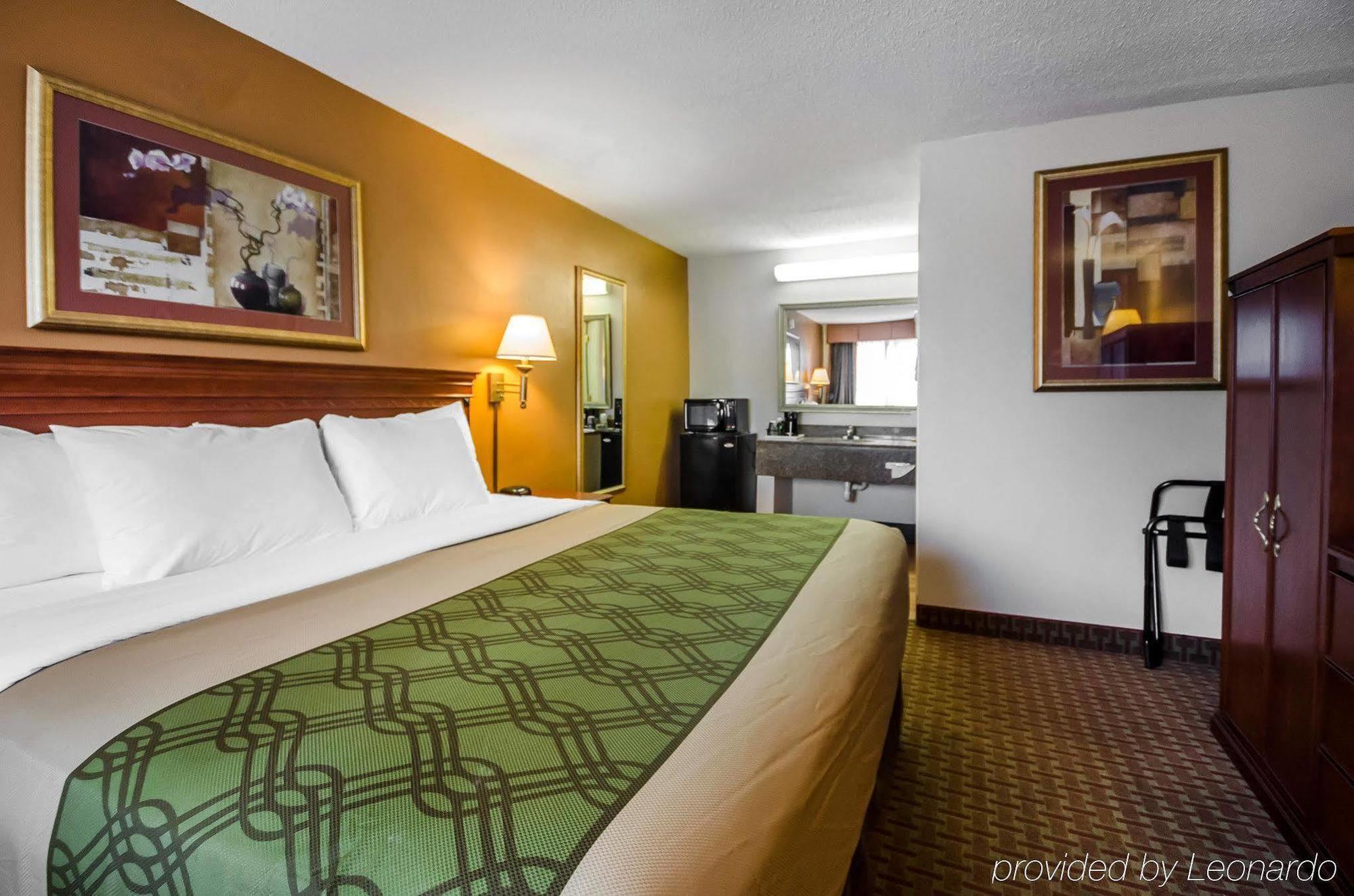 Econo Lodge Downtown Луисвилл Экстерьер фото