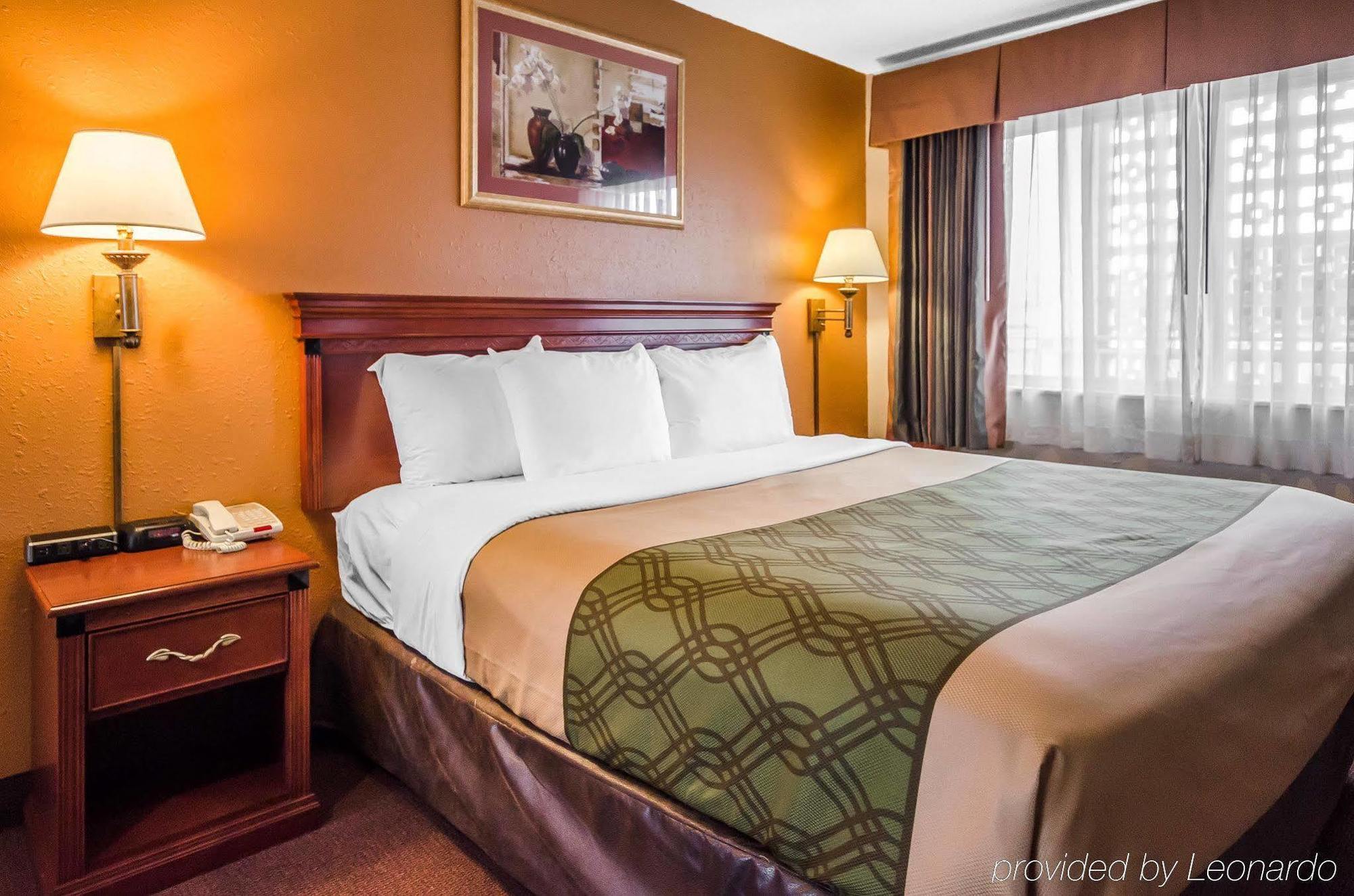 Econo Lodge Downtown Луисвилл Экстерьер фото