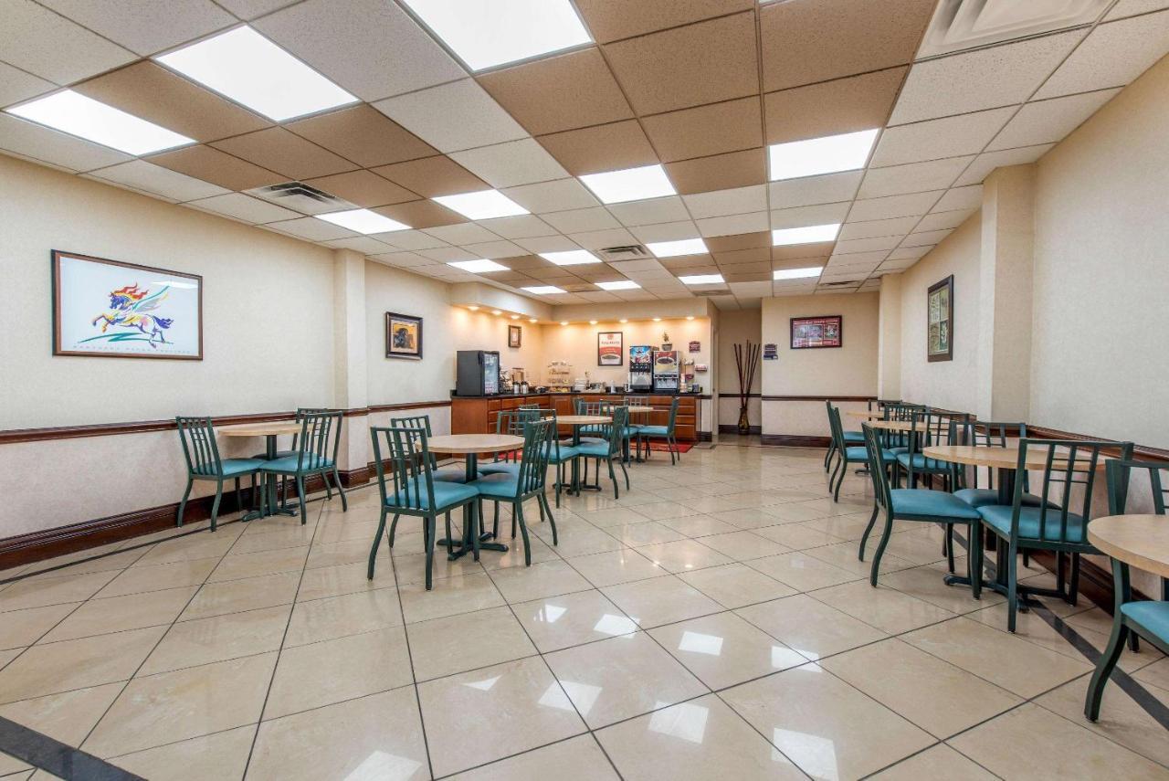 Econo Lodge Downtown Луисвилл Экстерьер фото